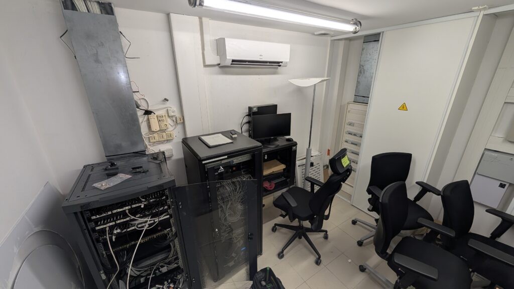 Brassage informatique et câblage de baie réseau Legrand à Amplepuis