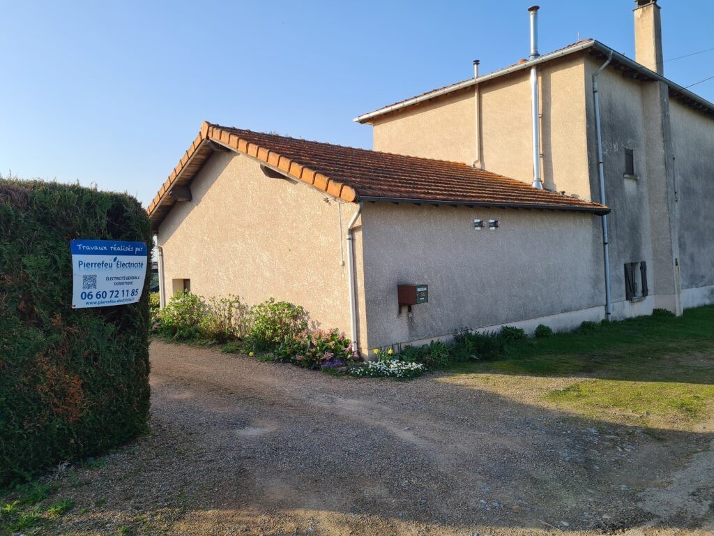 Intégration domotique KNX en rénovation pisé