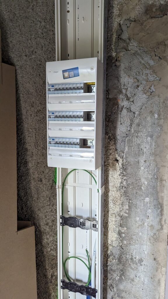 Intégration domotique KNX en rénovation pisé