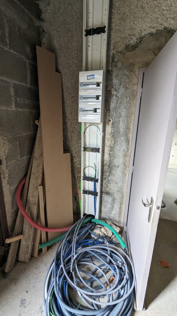 Intégration domotique KNX en rénovation pisé