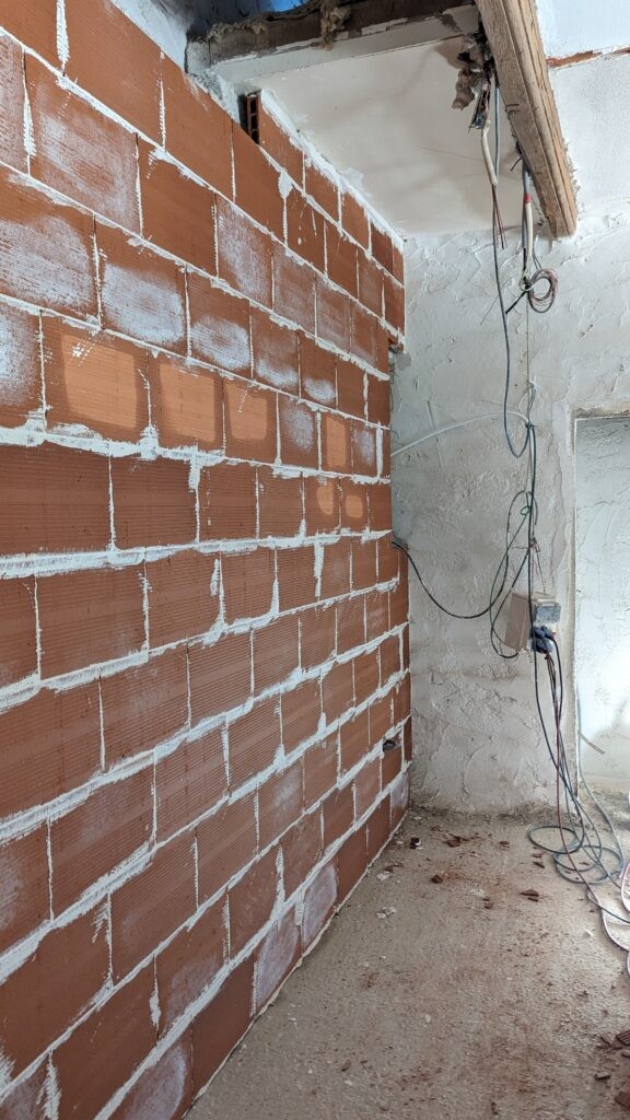 Intégration domotique KNX en rénovation pisé