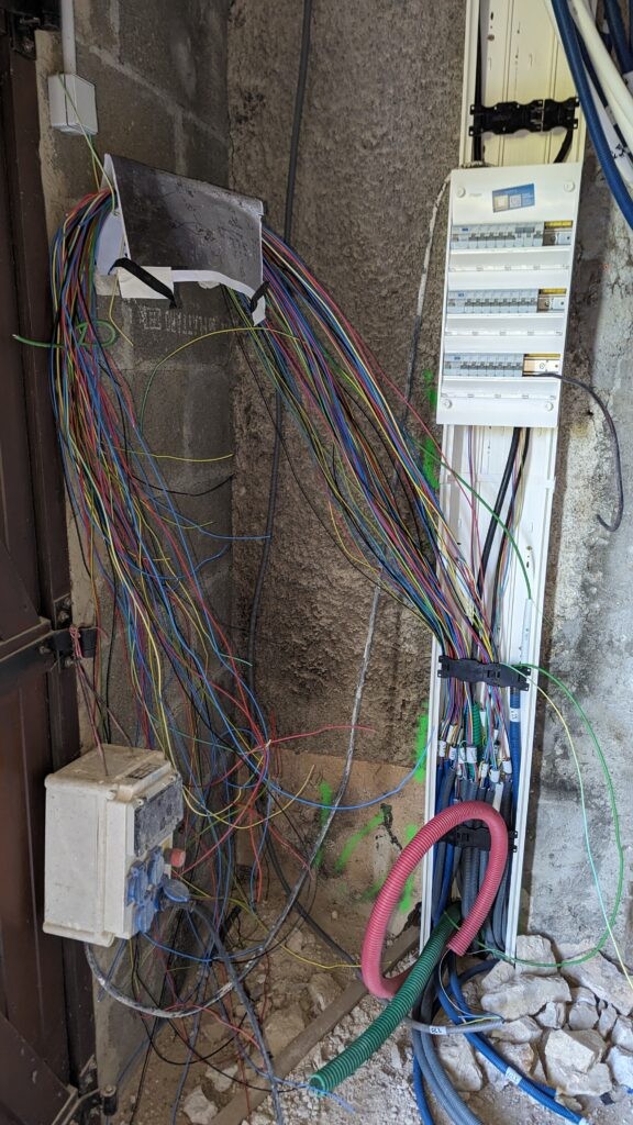 Intégration domotique KNX en rénovation pisé