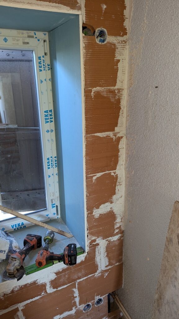 Intégration domotique KNX en rénovation pisé