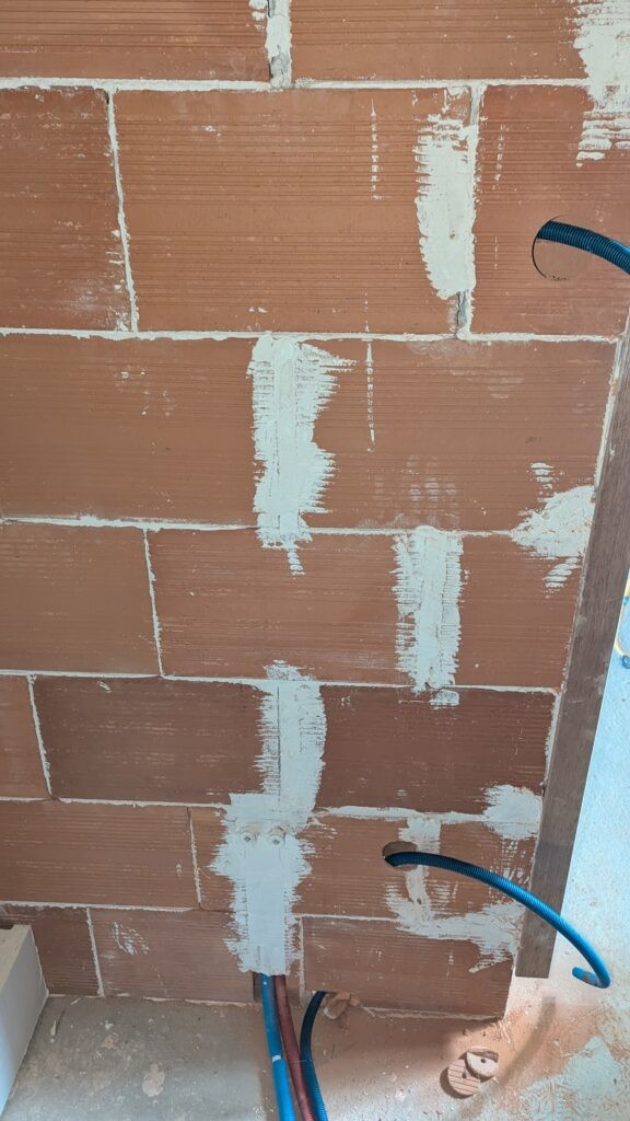 Intégration domotique KNX en rénovation pisé