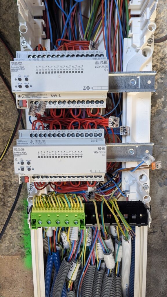 Intégration domotique KNX en rénovation pisé