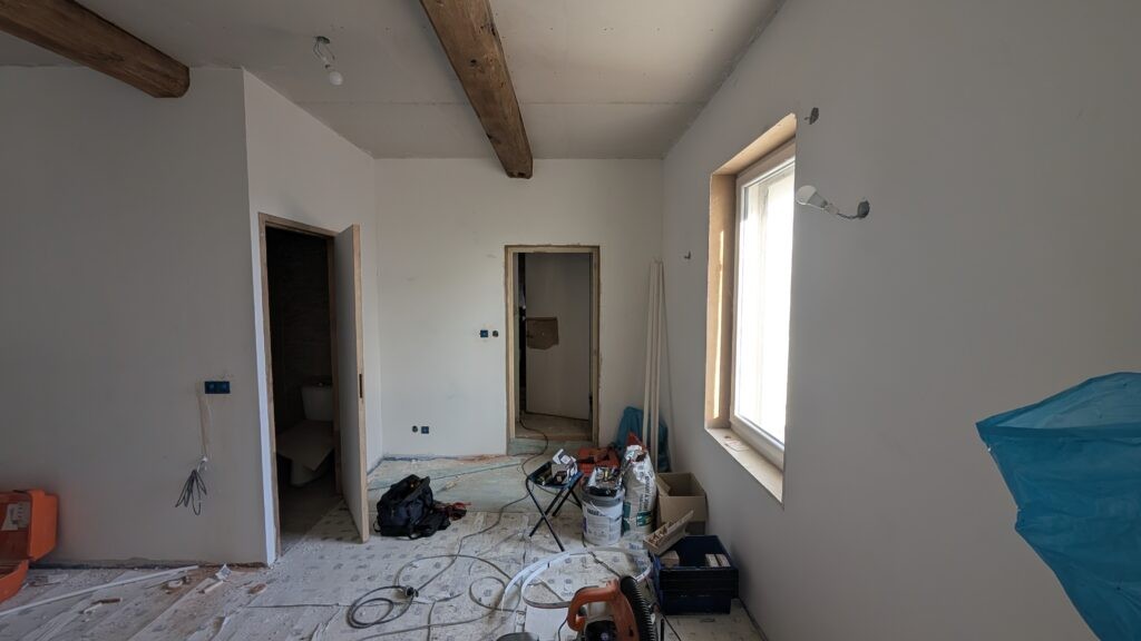 Intégration domotique KNX en rénovation pisé